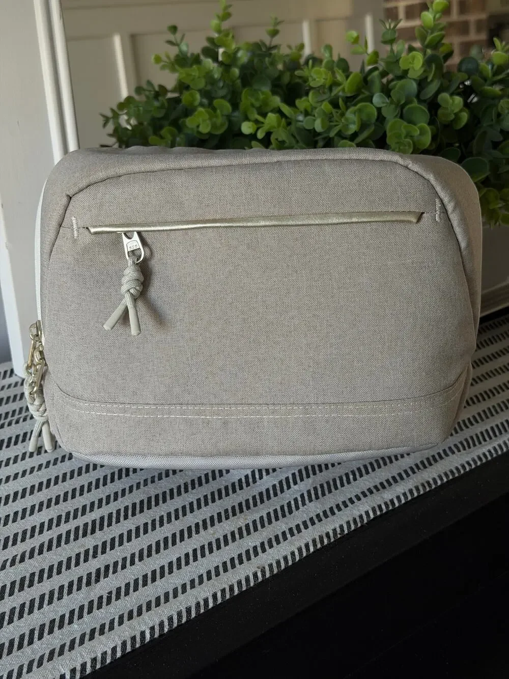 heyday Camera Sling Pack Beige Heather Waterproof Crossbody Bag NWT